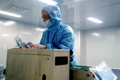 科技赋能，智造健康——媒体团探访宁夏药械企业，见证计算机技术如何重塑生产全流程